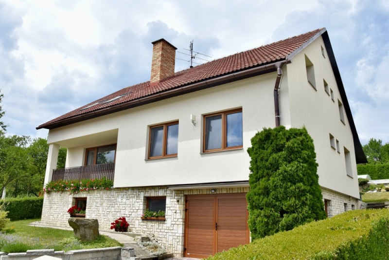 Fasáda včetně zateplení na rodinném domě